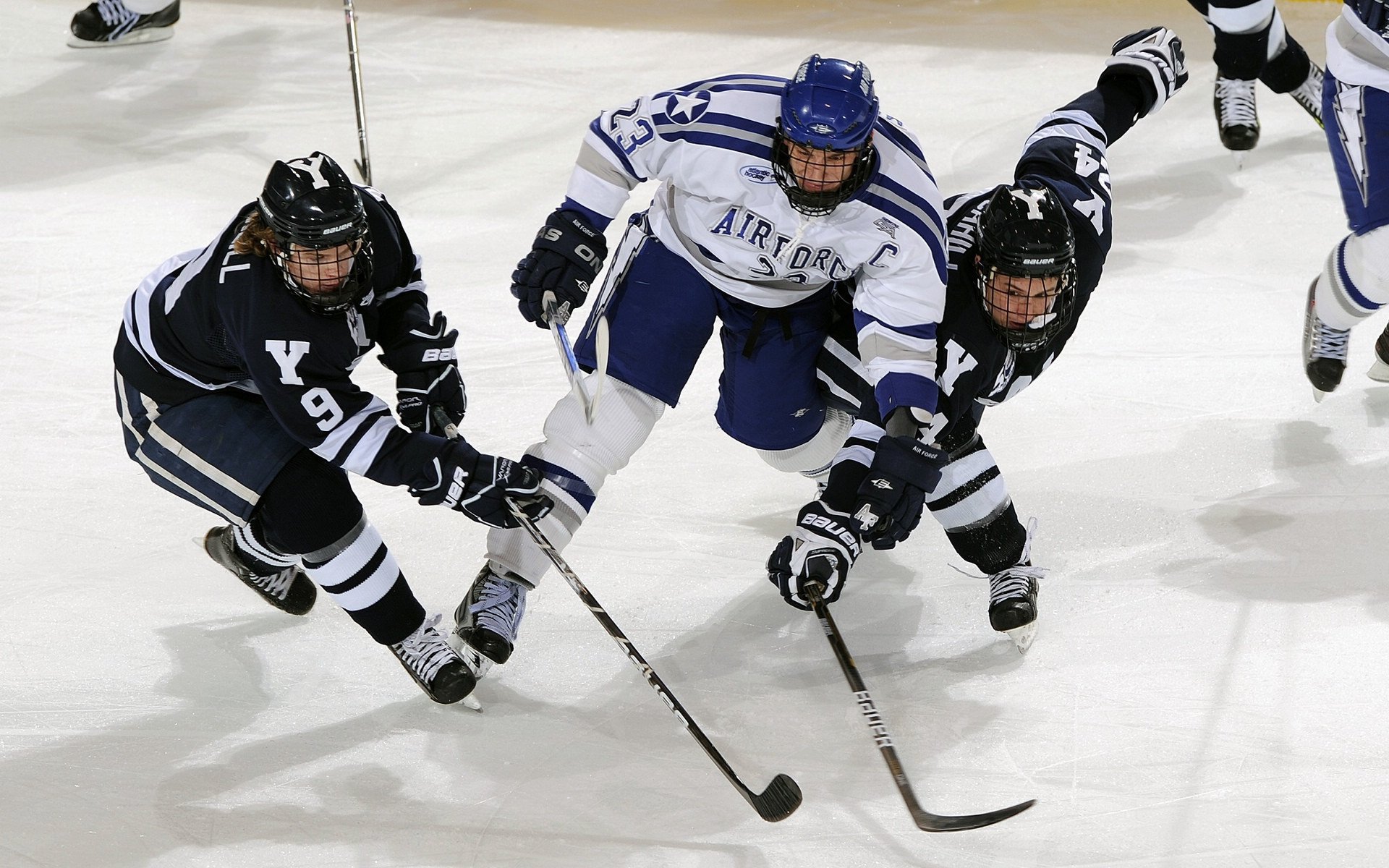 足球电竞联赛开赛推动运动融合发展，电竞足球项目